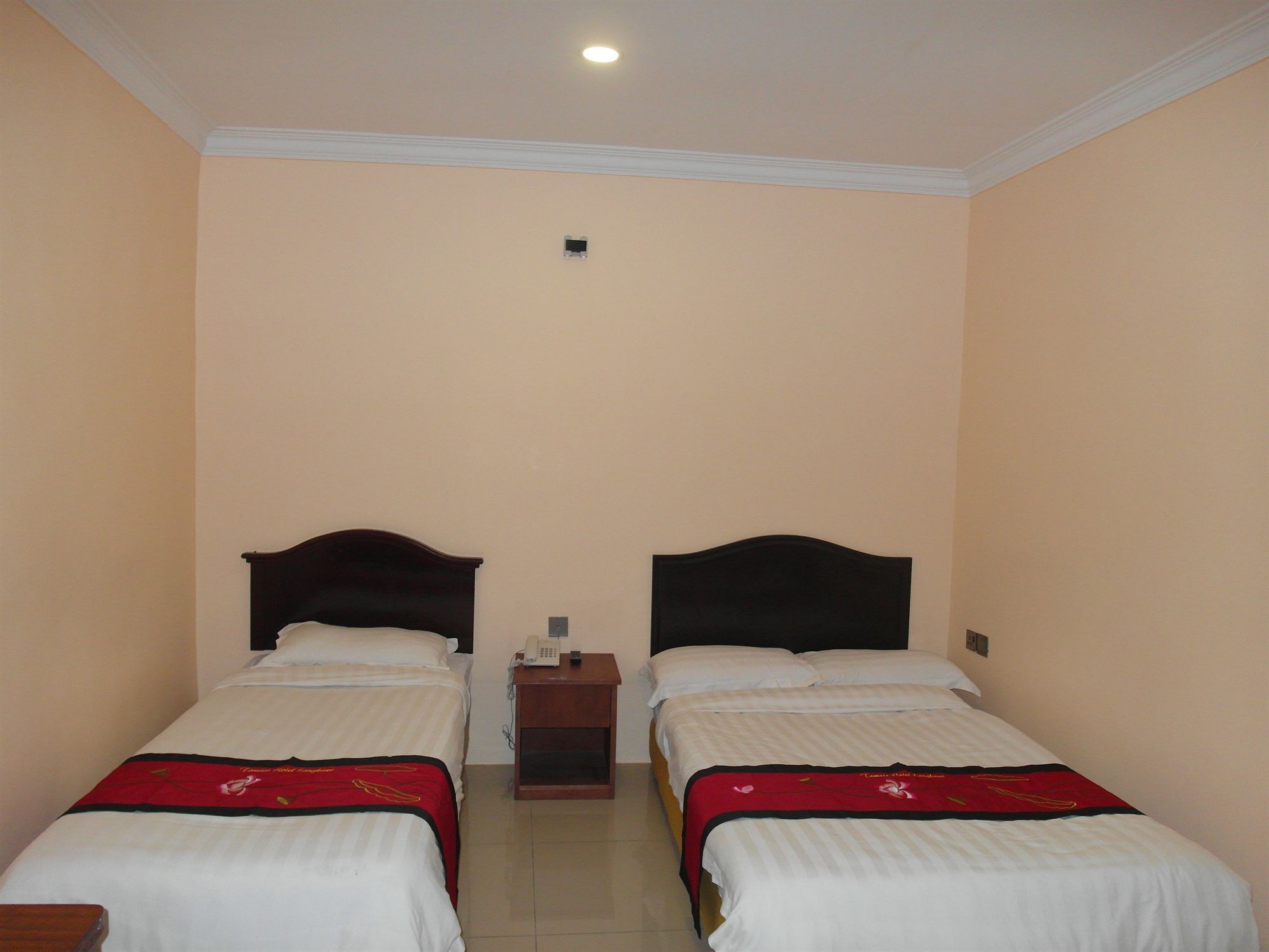 Tomato Hotel Лангкави Экстерьер фото